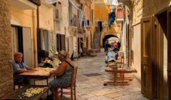 Corte Del Dattilo Nel Borgo Antico Bari Exterior photo
